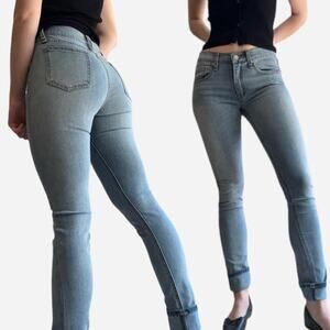 Low rise light wash Brandy Melville skinny Jeans -  fits like 00